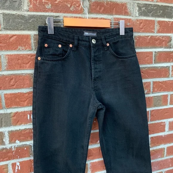 ❌SOLD❌ Zara Black Straight Fit High Rise 100% Cotton Button fly Closure Jeans - Picture 5 of 11